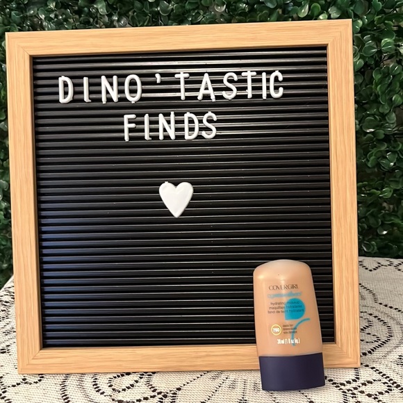 COVERGIRL Other - 🐈⬛ Covergirl cgsmoothers Hydrating Makeup Foundation